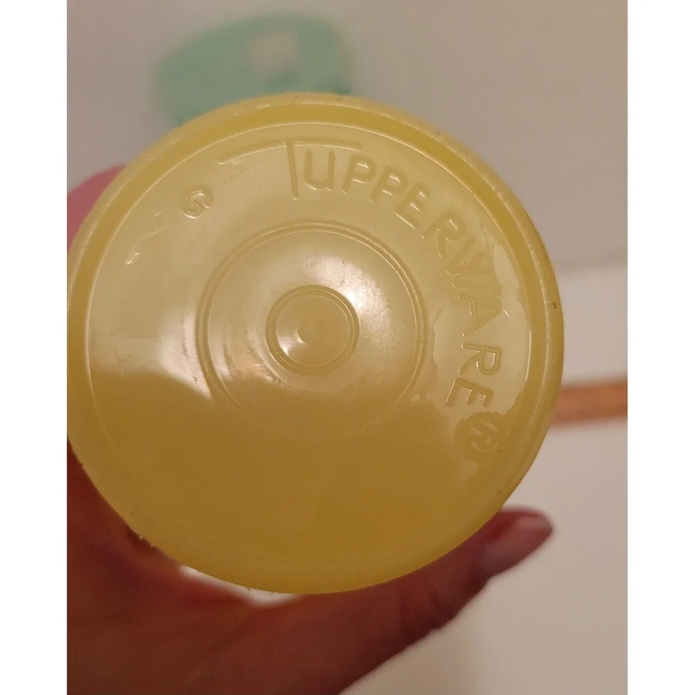 Vintage Tupperware 16 oz‎ Tumblers - 1 Turquoise/1 Yellow Lot Of 2